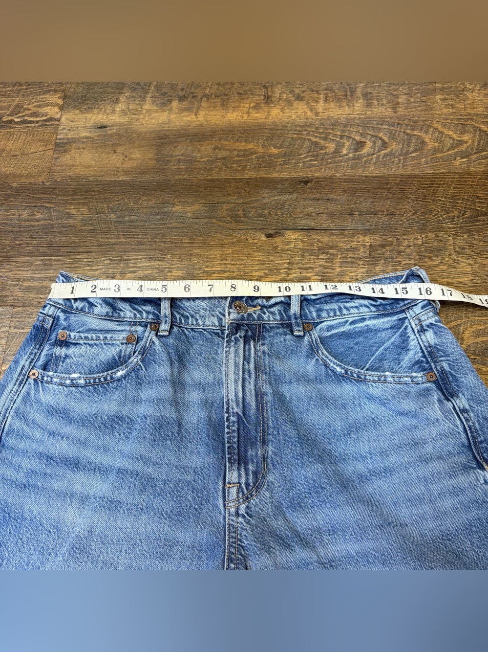 American Eagle Super High Rise Baggy Wide Leg Jeans Women's 14 Distressed - Picture 4 of 9